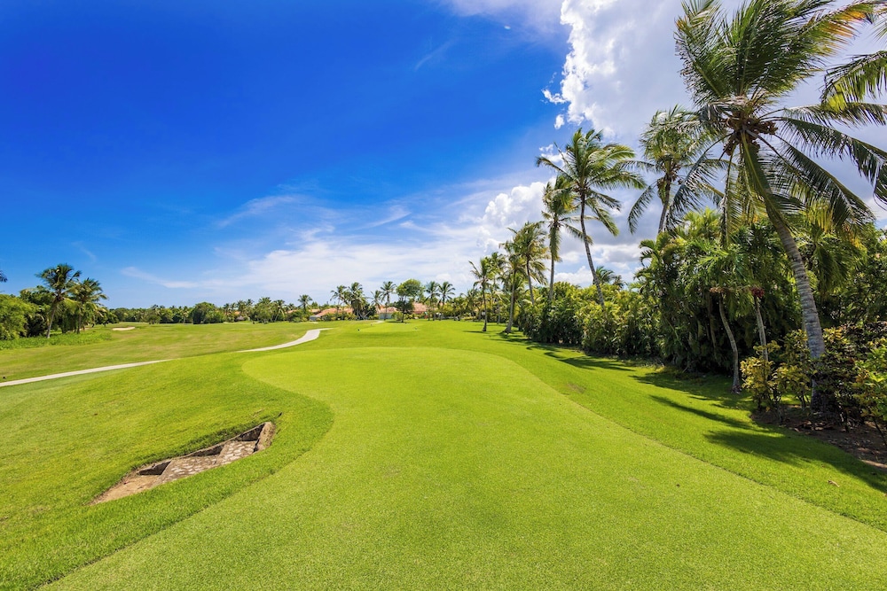Villa Buganvilla 252 - 4BR Pool Jacuzzi Golf