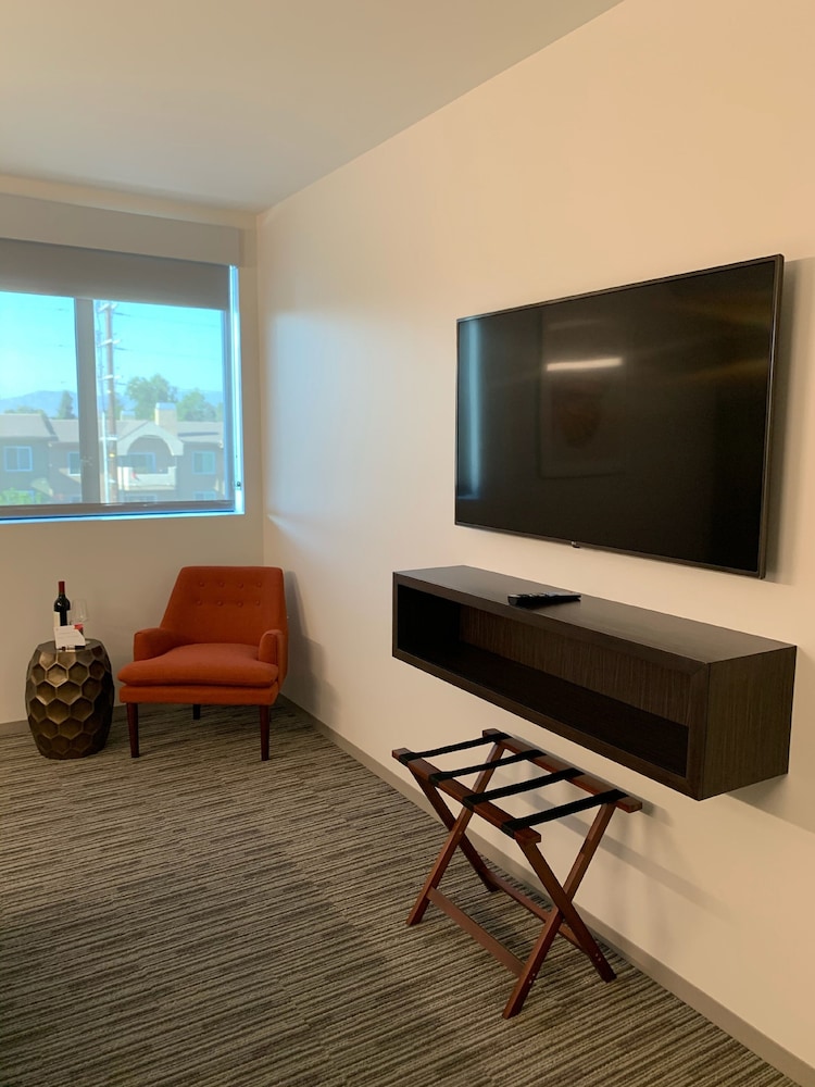 Hotel Mariposa Los Angeles - Property Image 23