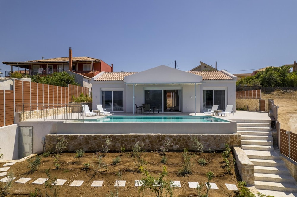 Casa di Pietra With 2 Bedrooms and 3 Bathrooms