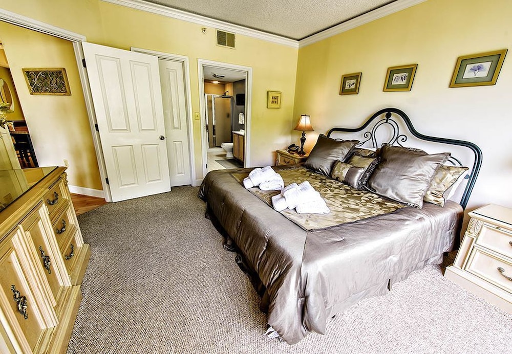 Beaufort Vacations - Sunset Escape 2 Bedroom Holiday Home - Property Image 4