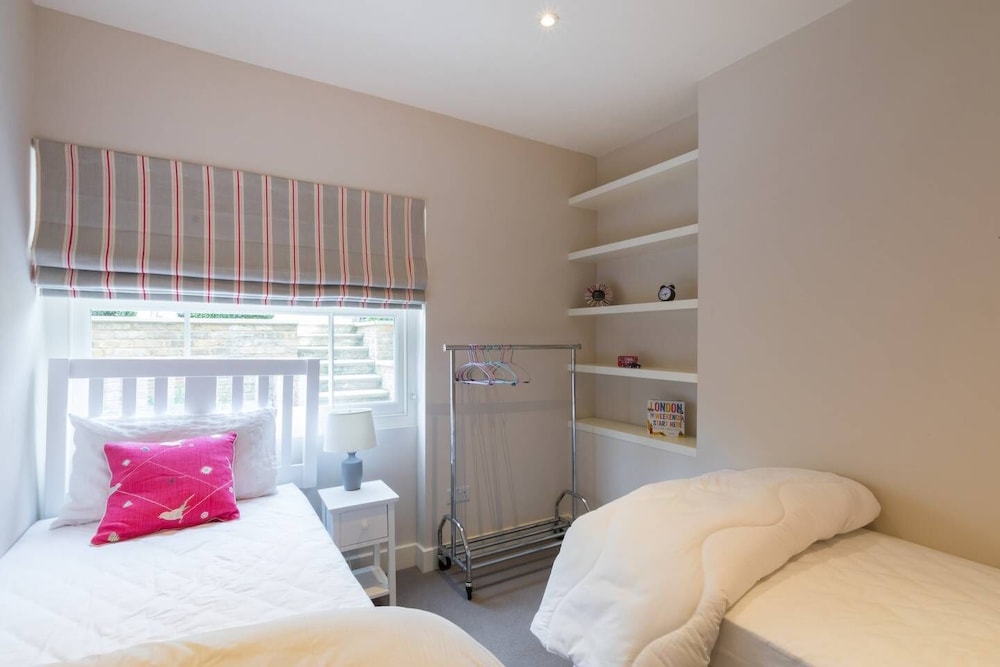 Beautiful Brook Green 2 bed Flat, Close to Tube