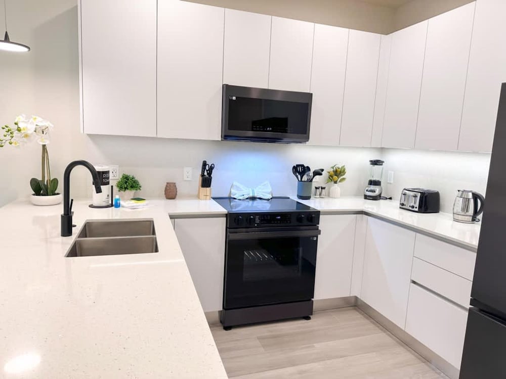 Brand New Pool Home Near Disney Resort Access