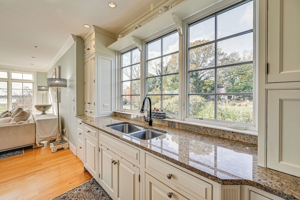 Groton Home < 1 Mi to Beach on Long Island Sound!
