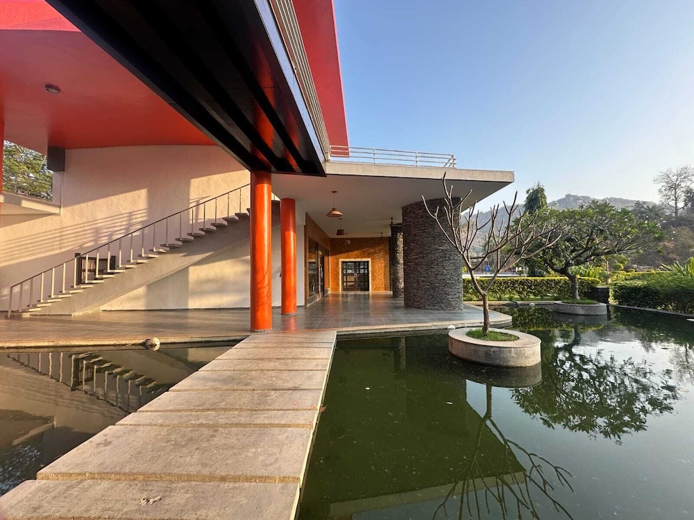 Valencia Club Abu - Resort In Abu