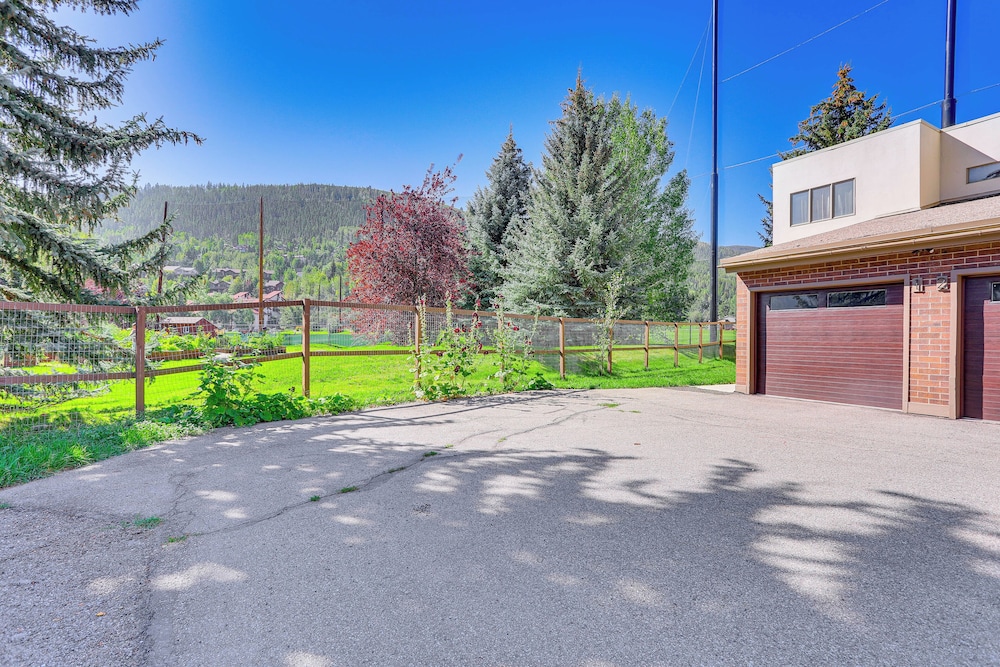 Golf Course & Mtn Views: Avon Gem w/ Gas Grill! view 3