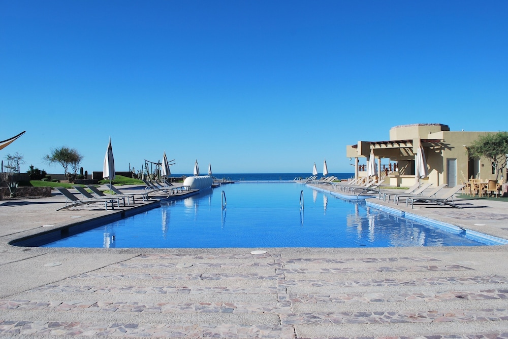 Encanto Living 0901 -2BR by Kivoya