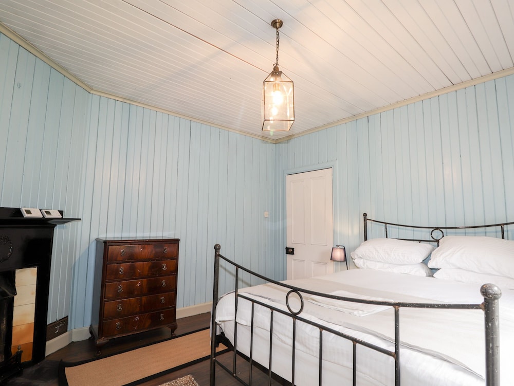 Challenger Bothy
