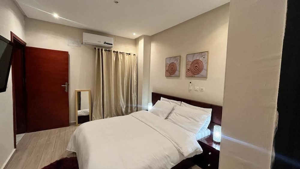 We Offer you a Lovely 1-bed Apartment in Abidjan
