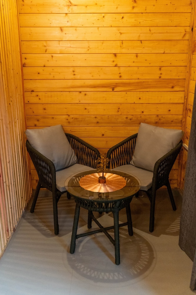 Tranquillo By The Beach - Luxury Wooden