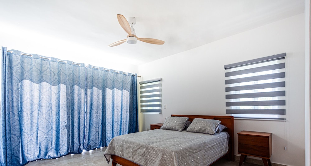Spacious Family Suite, Ocean Village!