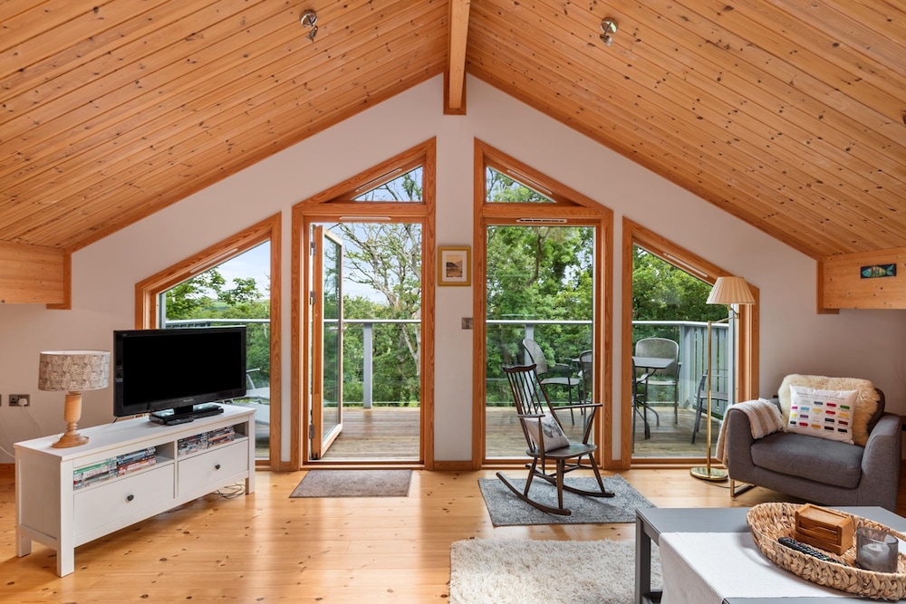 Lodge 5 Longbury - Luxury Lodge Woodland Views Restaurant and Spa Facilites