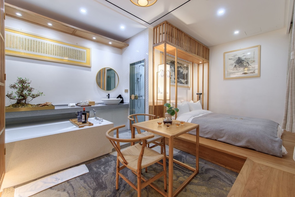 Isvara Flowing Ocean Guesthouse