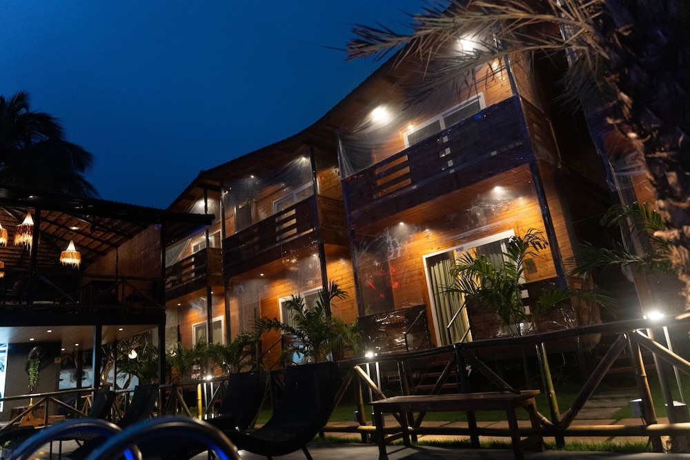 Tranquillo By The Beach - Luxury Wooden