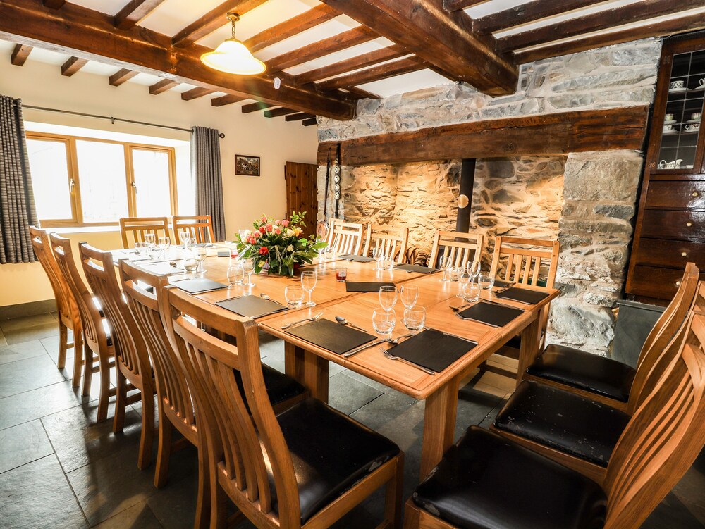 Maestyddyn Farm House
