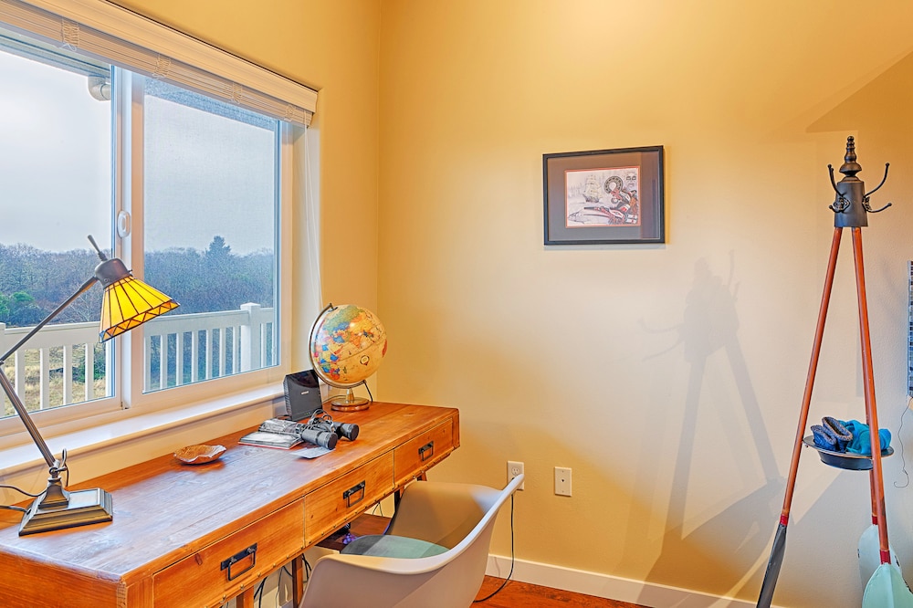 Outlook Condos at Oyhut Bay Resort