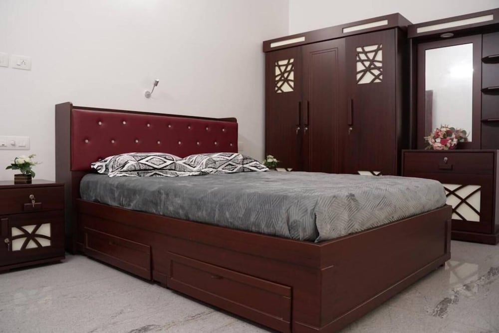 Beautiful 2-bed Apartment in Ernakulam view 3