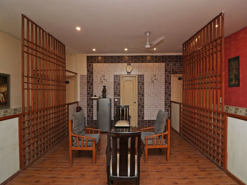 OYO 12968 Hotel The Domus