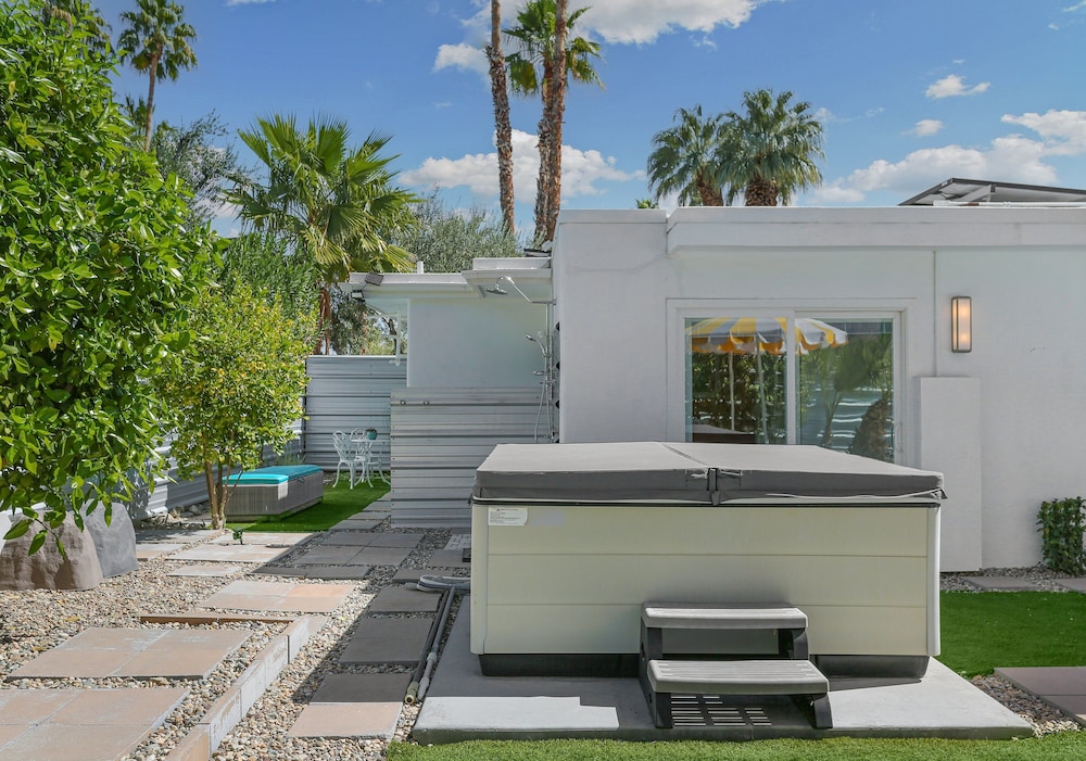 Birdcage Palm Springs