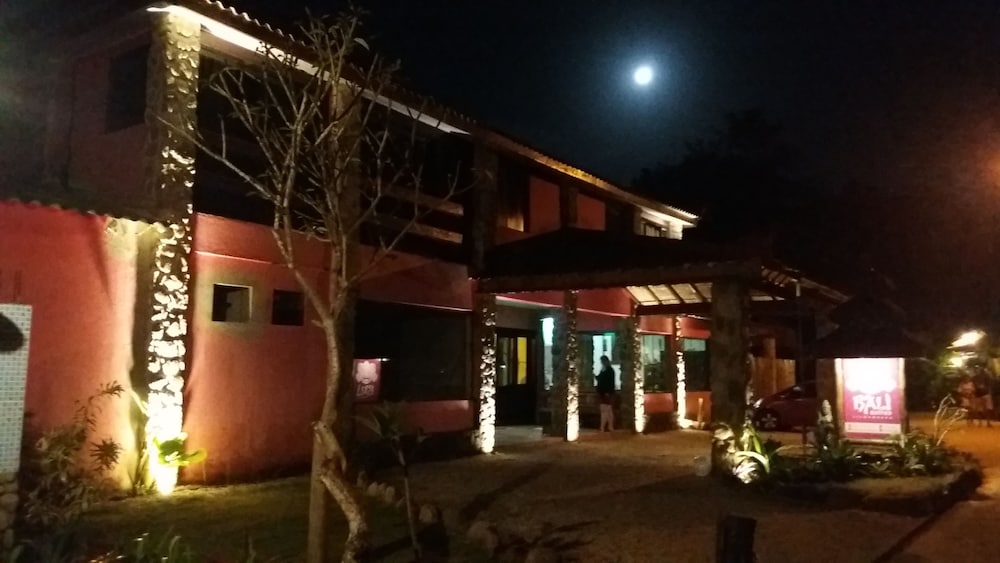 Bali Suites Itamambuca