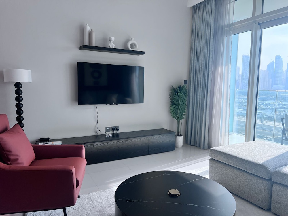 2 Bedroom Flat Beachfront Palm Jumeirah