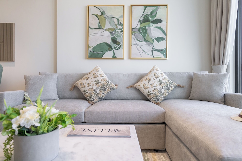 Vogue | Binghatti Corner JVC-7mins Sky Dubai 3 mins Cirle Mall Brand New