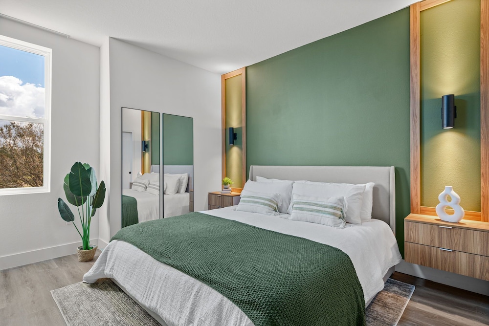 Best Stay Chic Design Themed Rooms Pool