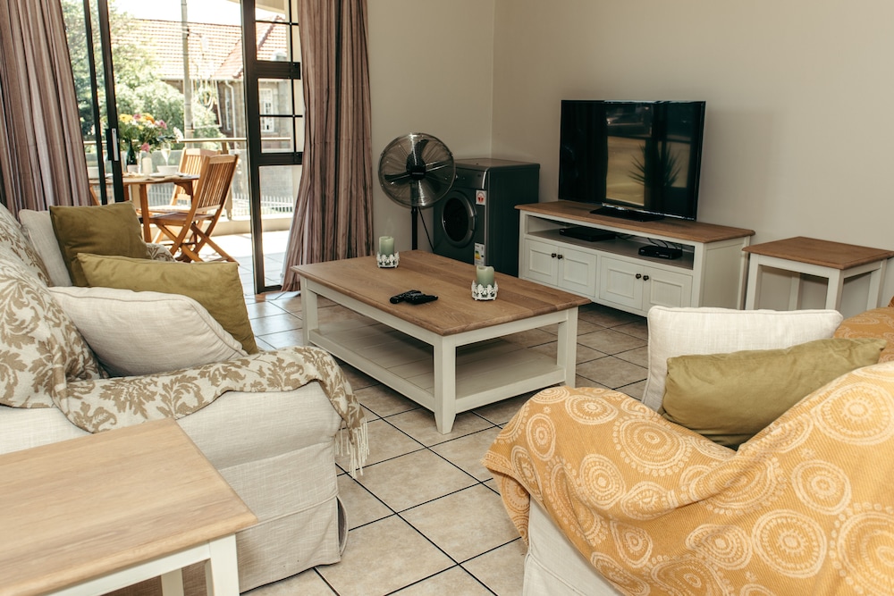 Vacation Letting - Elgin House Apartment view 5