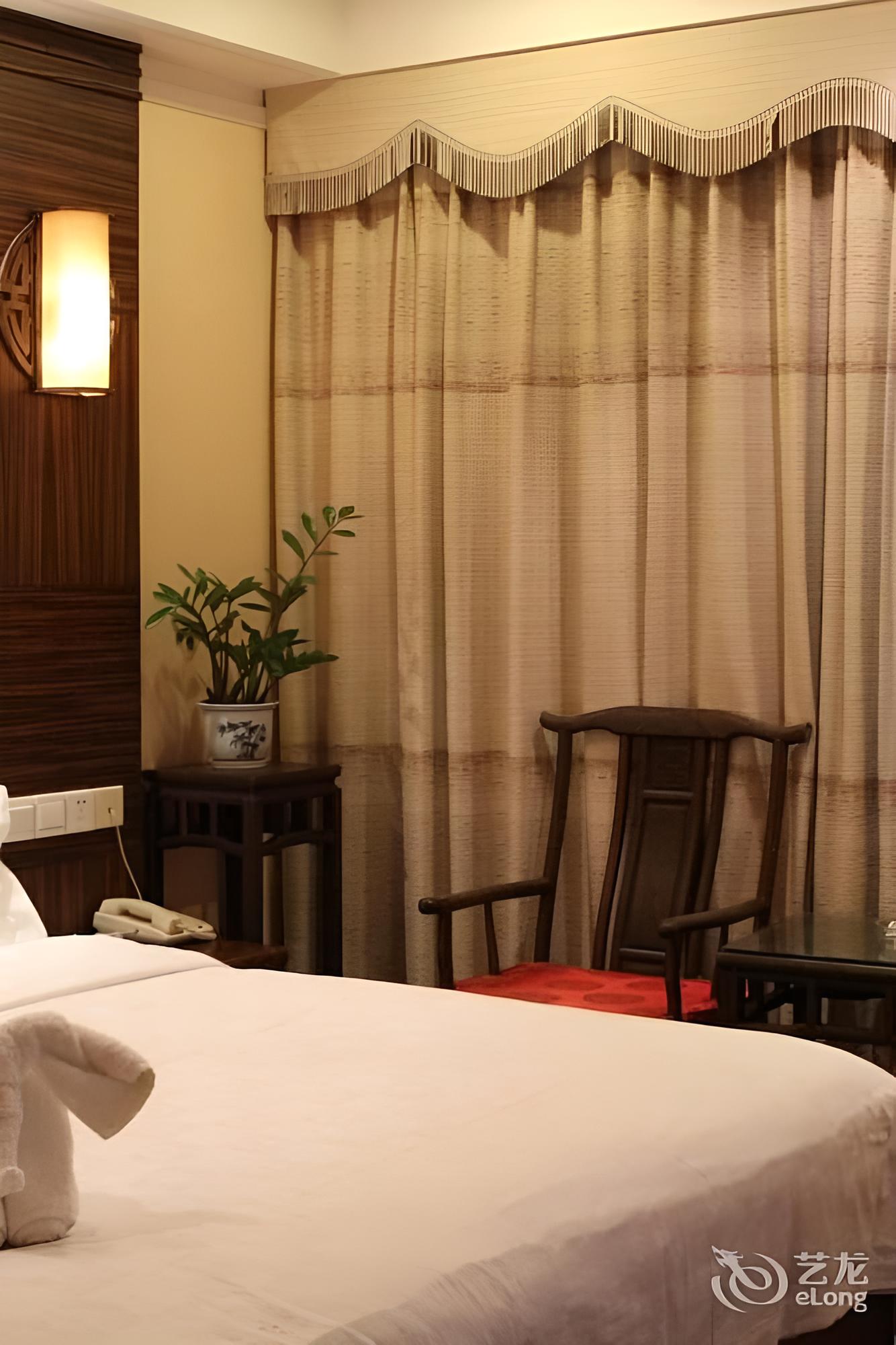 Golden Lotus Herton Seaview Hotel - Haikou