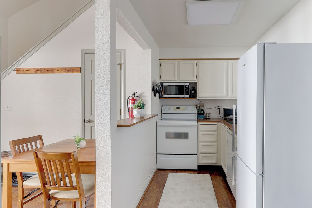 Walk to Payette Lake: Mccall Condo w/ Fireplace