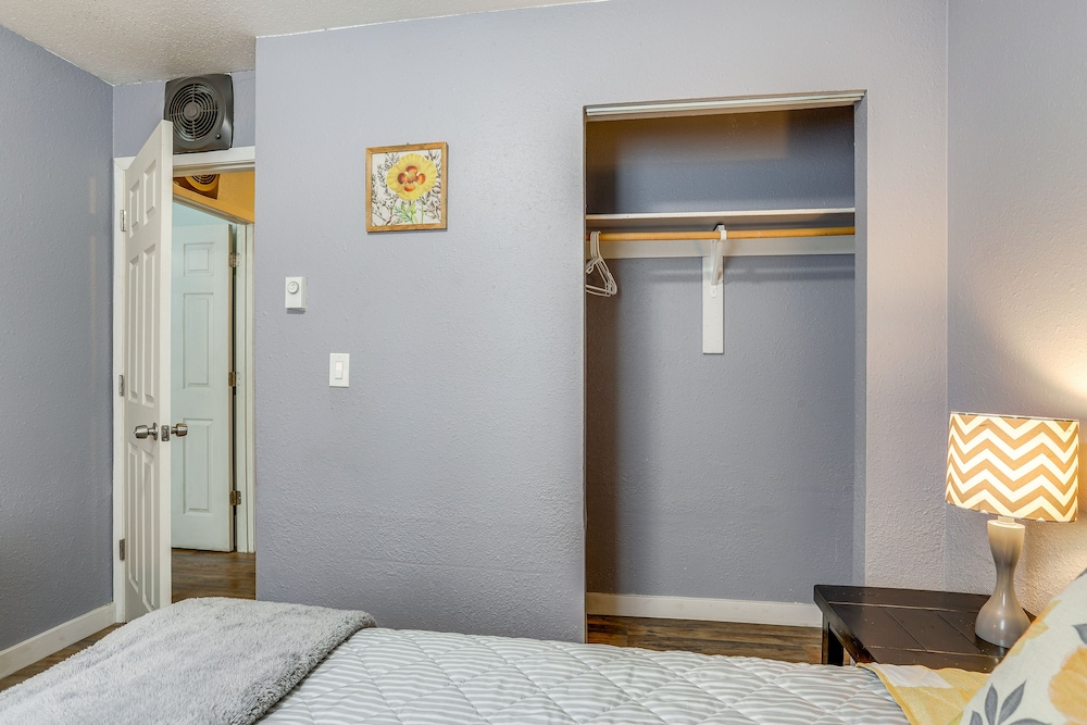 Cozy Wasilla Apartment ~ 2 Mi to Downtown! view 4