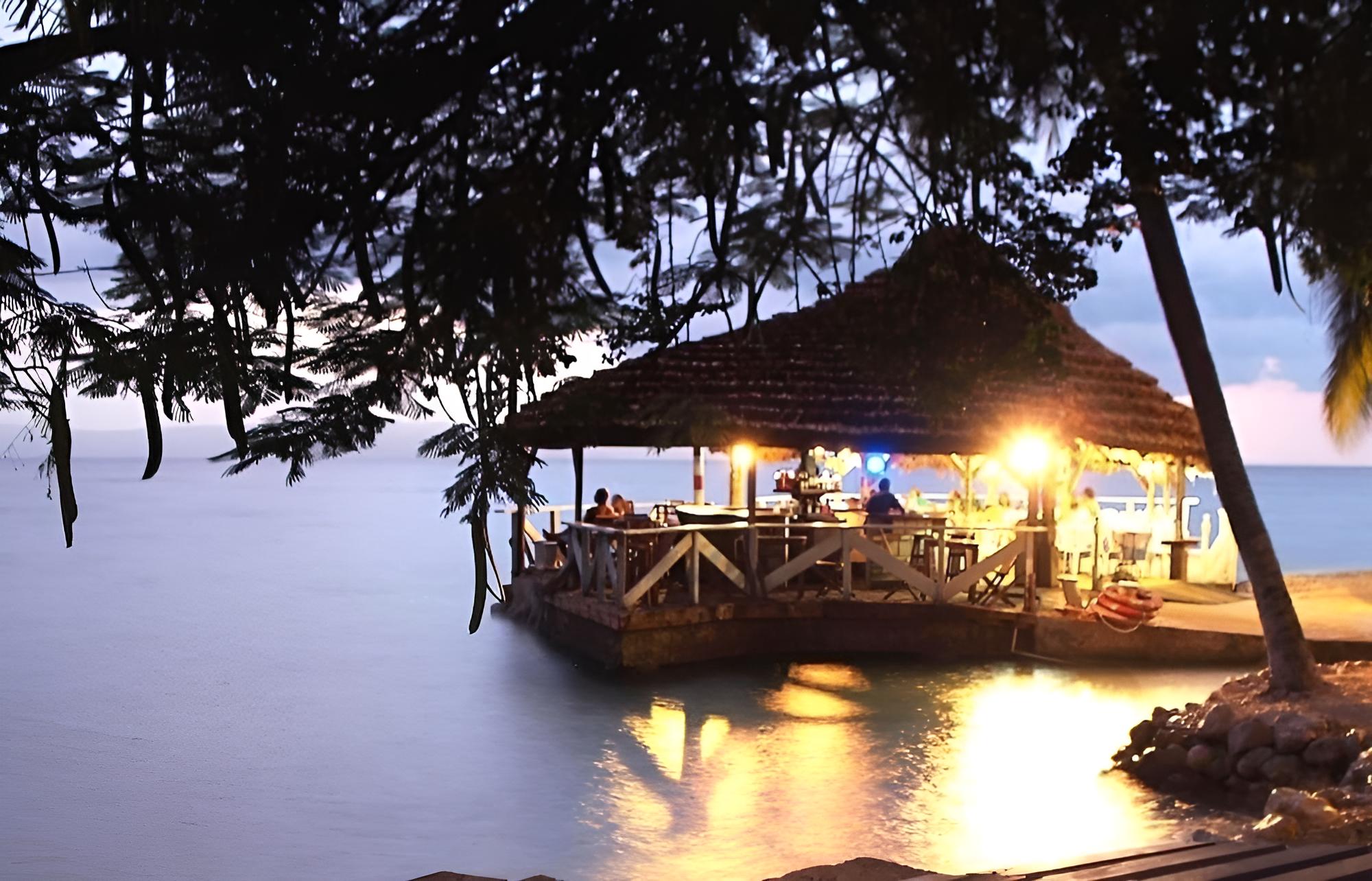 Ouanga Bay Beach Hotel