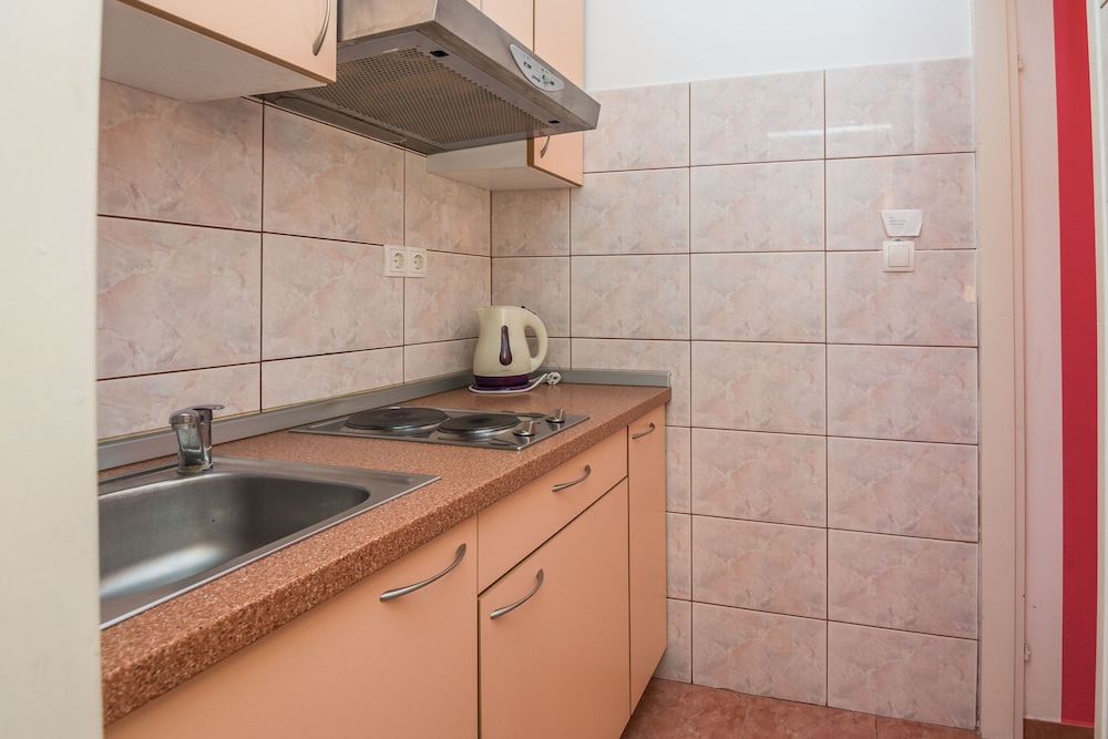 Apartment Basic 4 view 3