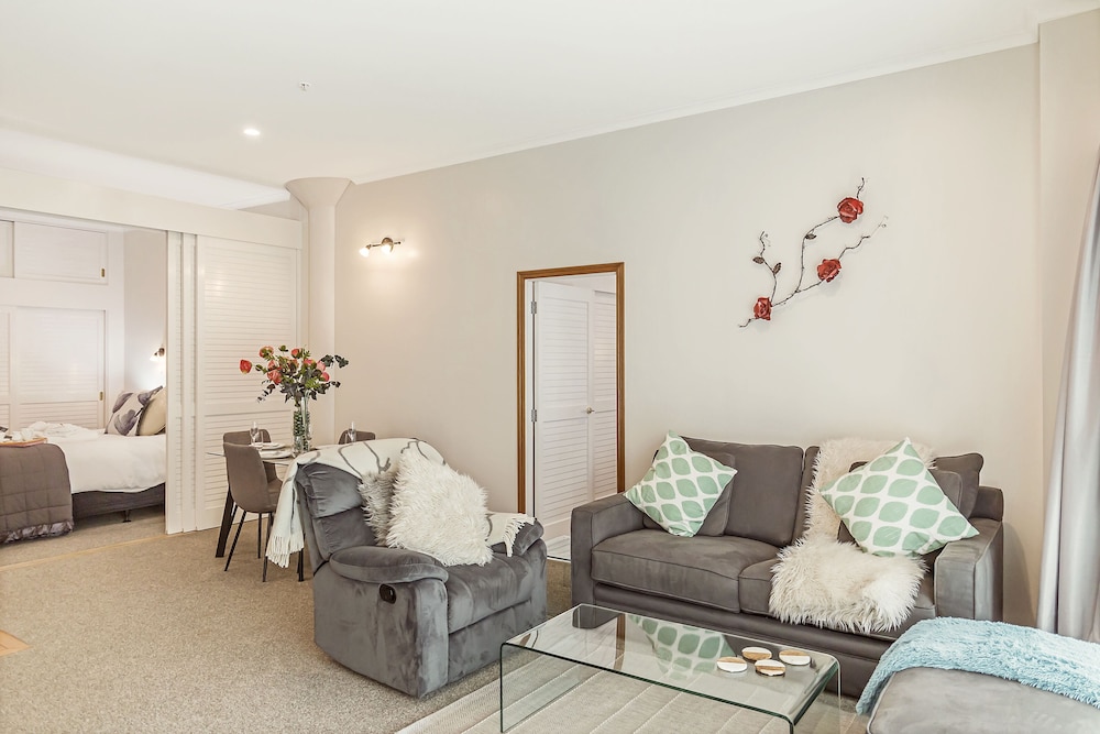 Luxury 2BR Apartment at Central Location