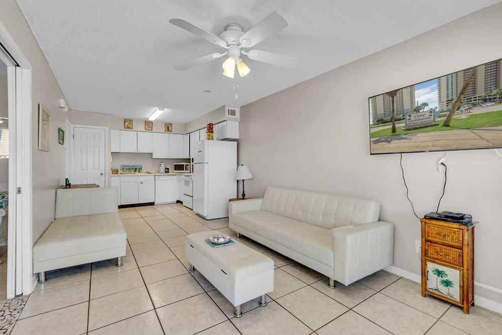 Breezy Getaway - The Affordable Beach Getaway