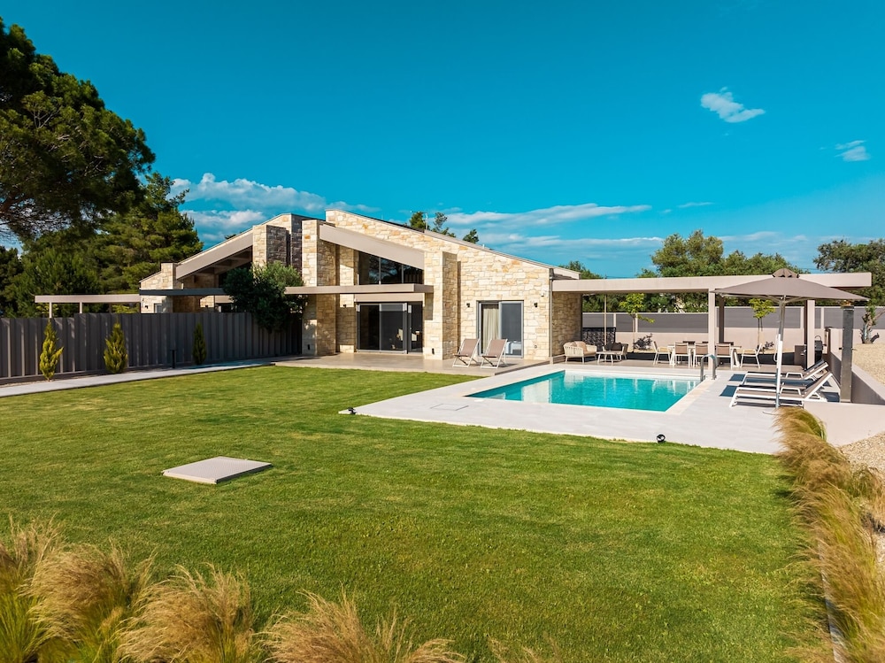 Terra Petra Luxury Villas - Gaia Villa
