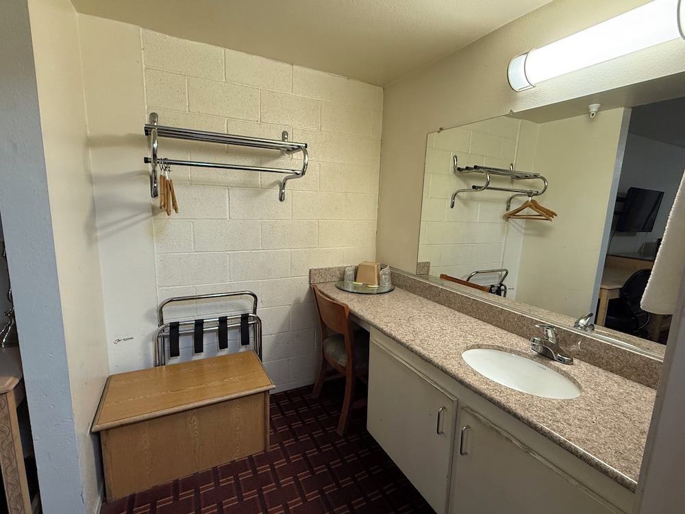 New Budget Inn