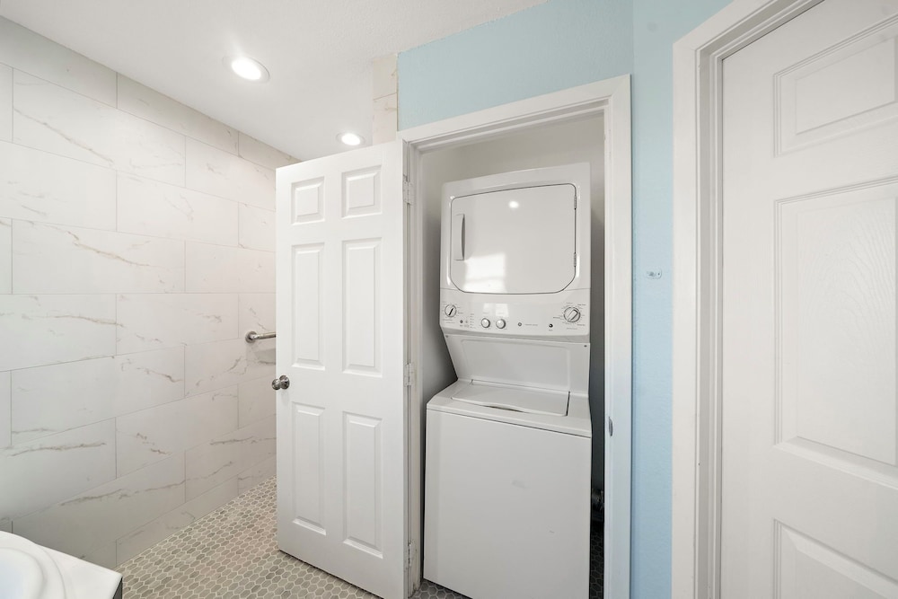 Captain's Manor by Ryson Vacation Rentals