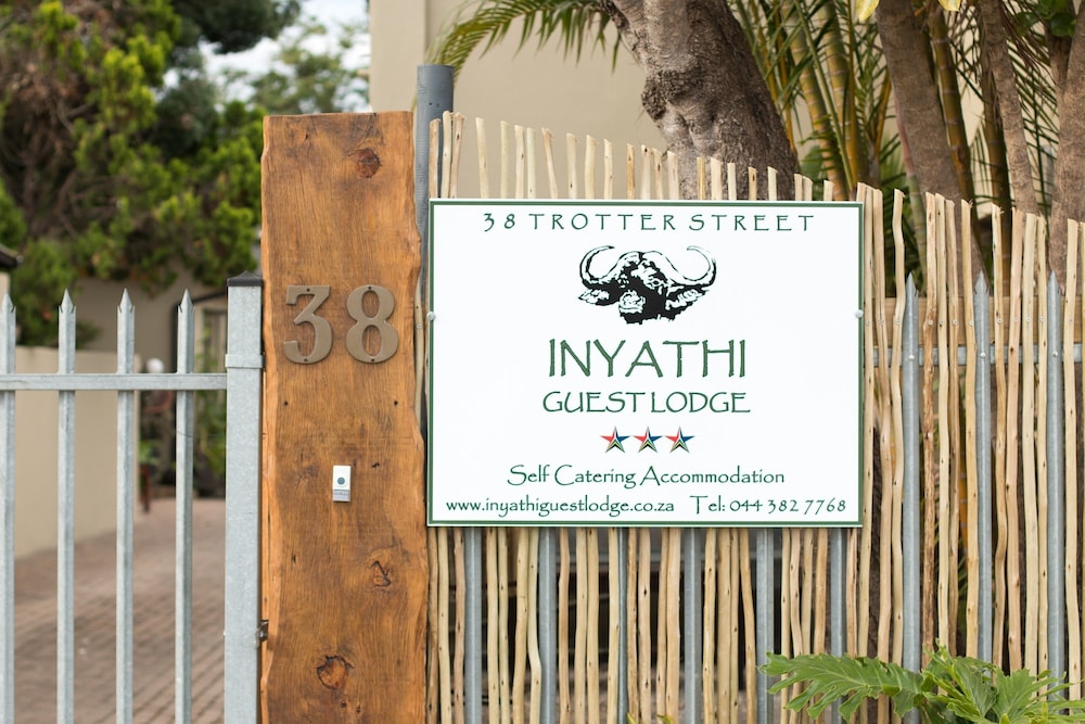 Inyathi Guest Lodge & Self Catering Chalets