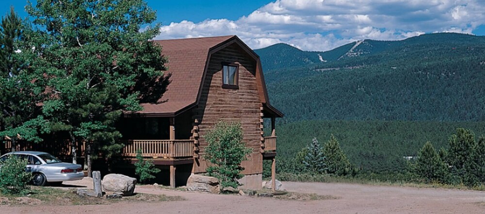 Entire Charming Cabin With Lake And Mountain View view 5