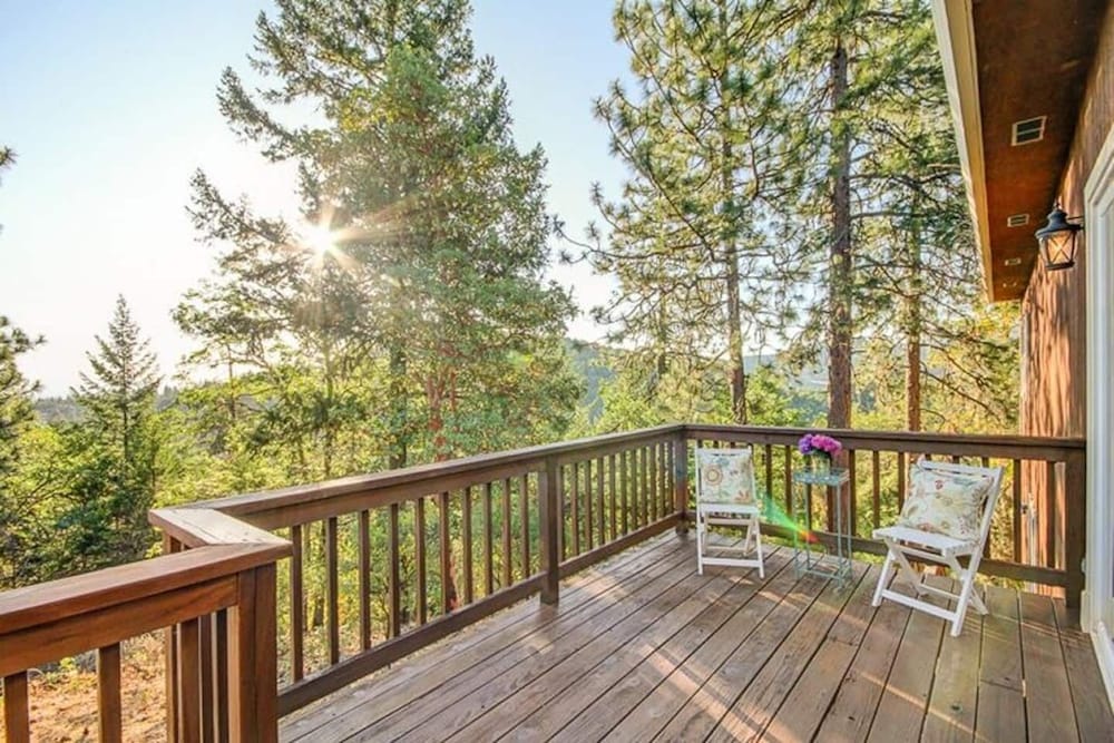 Jacksonville Mountain Retreat