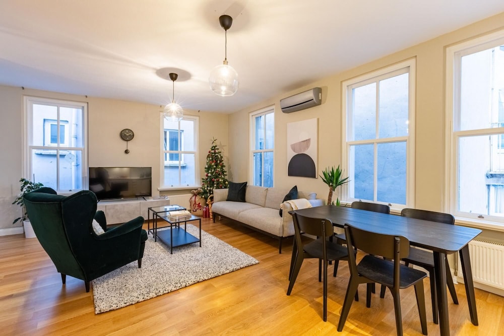 Mesmerizing Flat With Bosphorus View