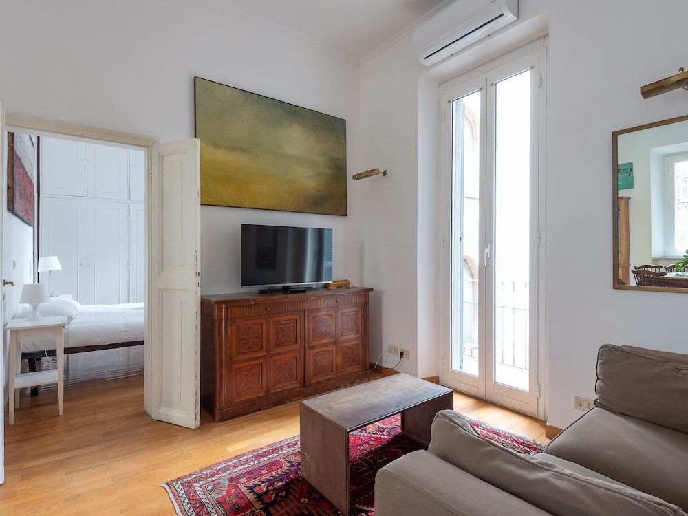 Fori Imperiali Balcony Apartment