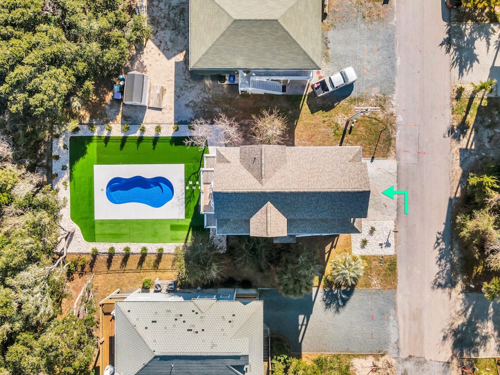 Across the Pond by Topsail Realty