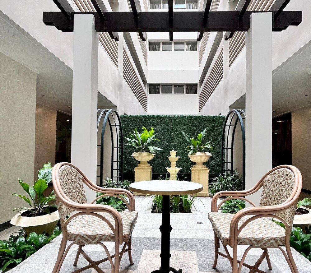 Room-cozy, Modern and Homey, The Bliss S