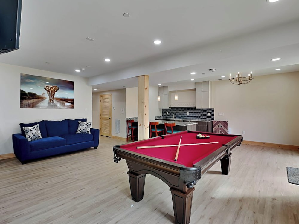 Majestic Manor by Taylor Made Deep Creek