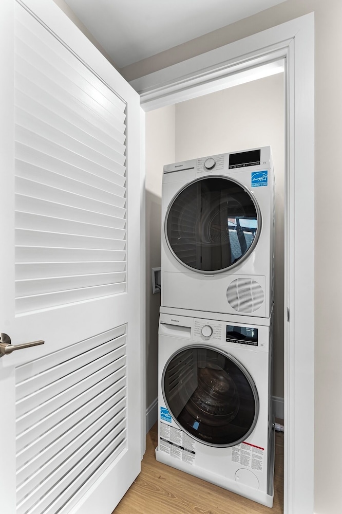 Luxury 2BR near Cambridge