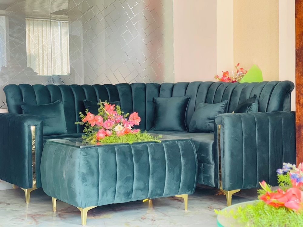 hotel boss palace