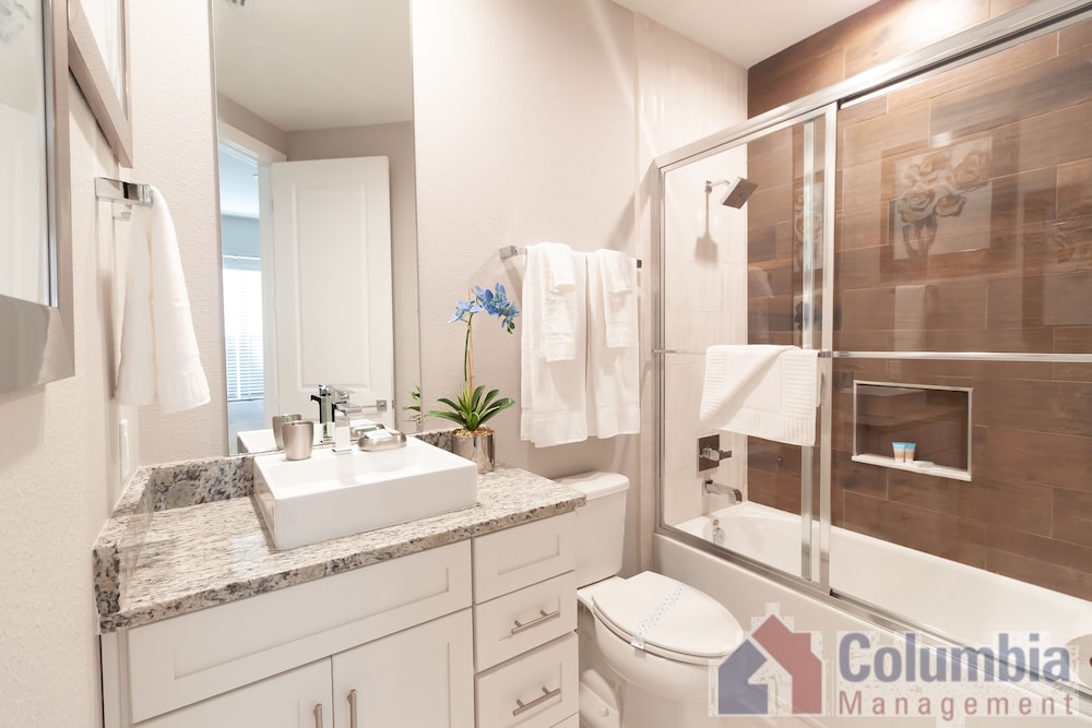 Summerville Vacation Homes by Columbia Management