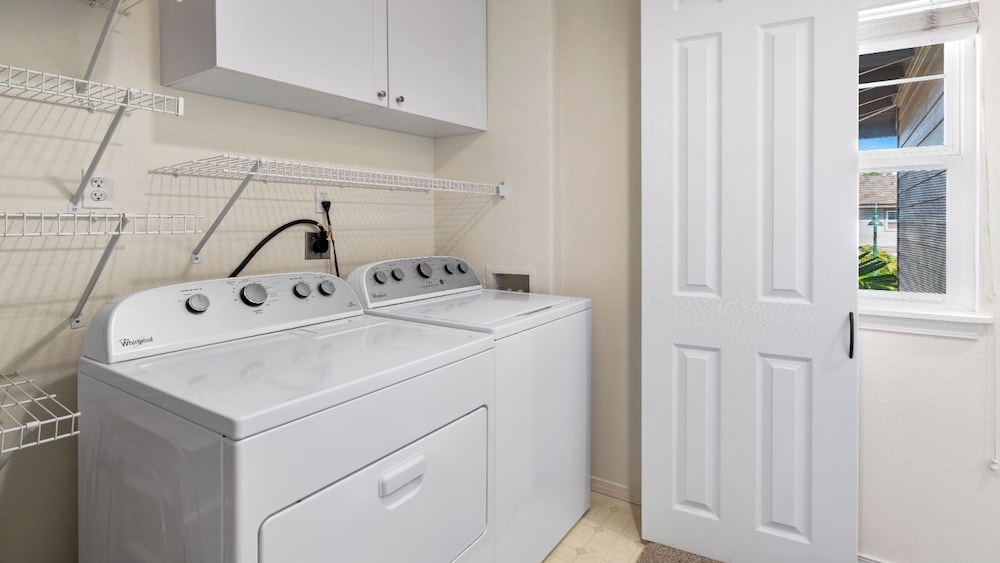 Concierge Included - Close to Pool - AC & Wifi! - Vrkcv