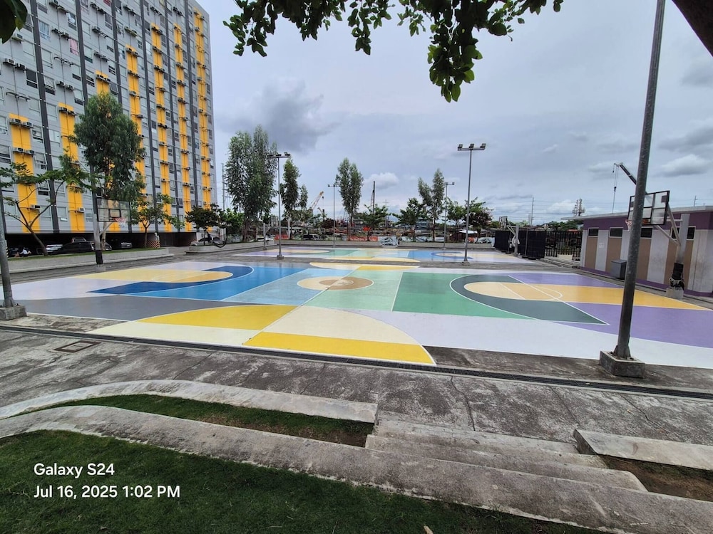 Cozy 3-bedroom Condo in Urban Deca Homes Ortigas Extension, Pasig